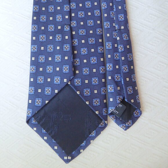Robert Geo Printed Silk Best of Class Necktie – Robert Talbott Robert Talbott best of class silk tie blue geometric classic